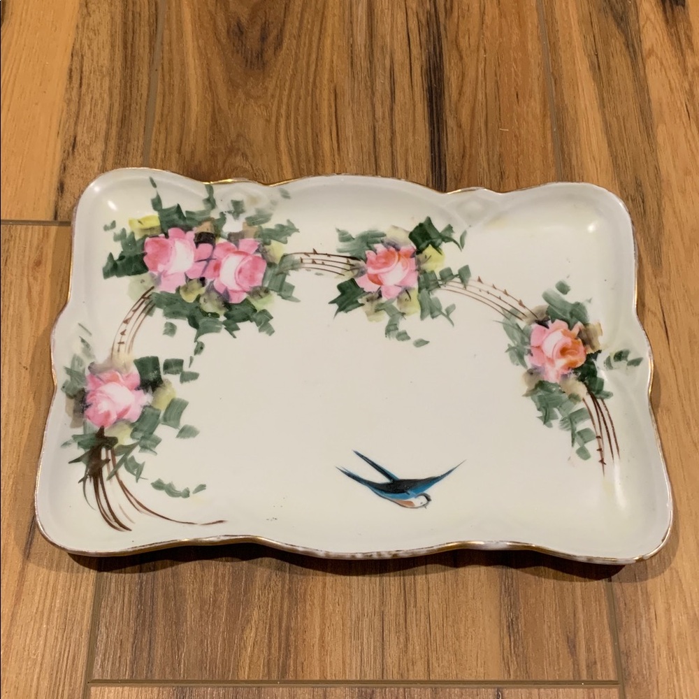 Floral and swallow Ceramic Trinket dish in great vintage condition 6” x 9”